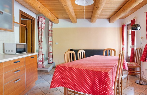 Prazzo Apartment | Holiday Apartment "Carlina Tano Di Grich" with Mountain View, Shared Terrace & 2 Balconies