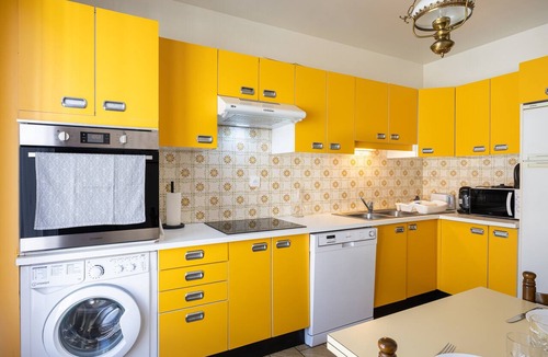 Espalion Apartment | Holiday Apartment "Gîte l' Odyssée" with Balcony & Wi-Fi