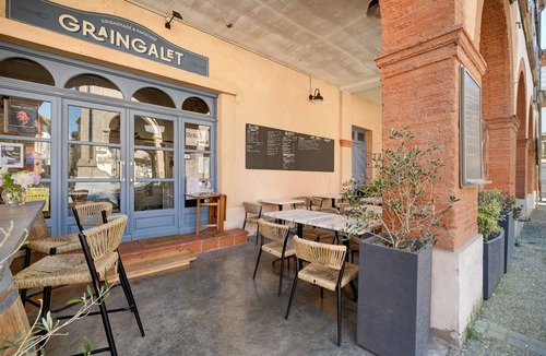 Carbonne House | Holiday Apartment “Graingalet” with Balcony, Wi-Fi, and Air Conditioning
