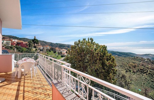 Villa Faraldi Apartment | Holiday Apartment "Paola" with Sea View, Private Terrace & Wi-Fi