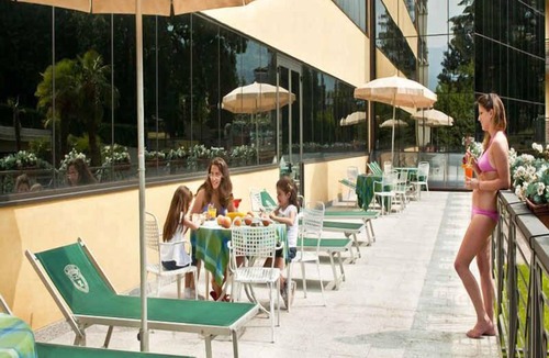 Baveno Apartment | Holiday apartment with air conditioning and balcony with lake view