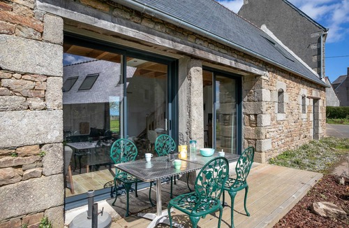 Saint-Michel-en-Greve House | Holiday Home 'Gite Des Hauts Grève - Near the Sea' with Terrace, Garden & Wi-Fi