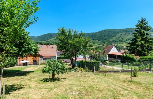 Kaysersberg-Vignoble House | Holiday Home “Flora Gîte” with Private Terrace, Garden & Wi-Fi