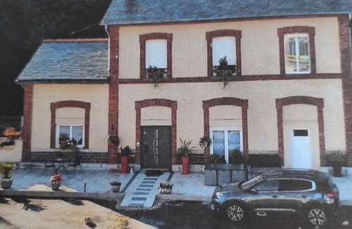 Saint-Meen-le-Grand House | Holiday Home "L’escale des Voyageurs" in Saint-Méen-le-Grand – Bike Garage Available