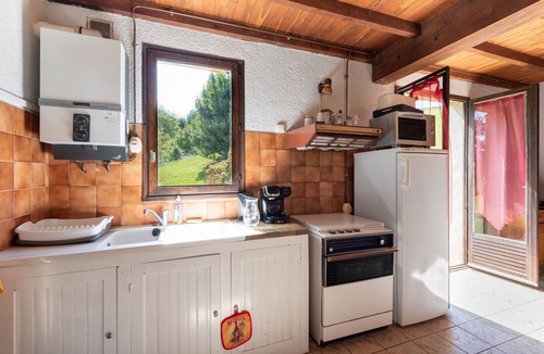Peyrouse House | Holiday Home 'Anje' with Mountain Views and Private Terrace