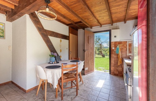 Peyrouse House | Holiday Home 'Anje' with Mountain Views and Private Terrace