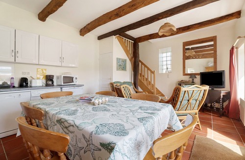 Pluduno House | Holiday Home 'Charmant Cottage 4 Personnes' with Private Terrace and Wi-Fi