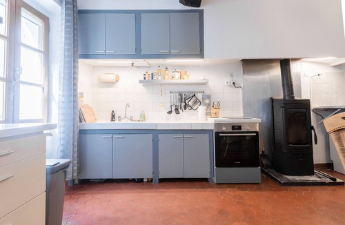 Collobrieres House | Holiday Home 'Collo' with Mountain View, Private Terrace and Wi-Fi