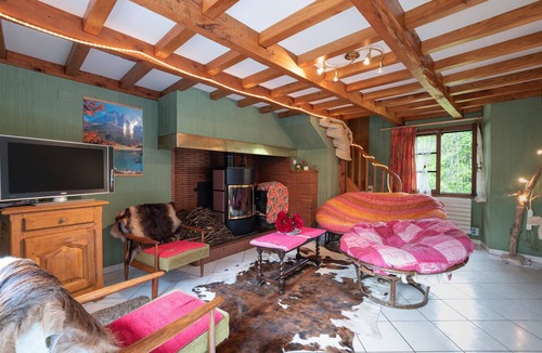 Gedre House | Holiday Home 'Cottage Au Calme' with Mountain View, Private Terrace and Garden