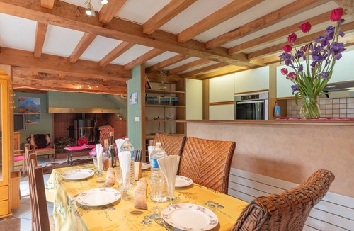 Gedre House | Holiday Home 'Cottage Au Calme' with Mountain View, Private Terrace and Garden
