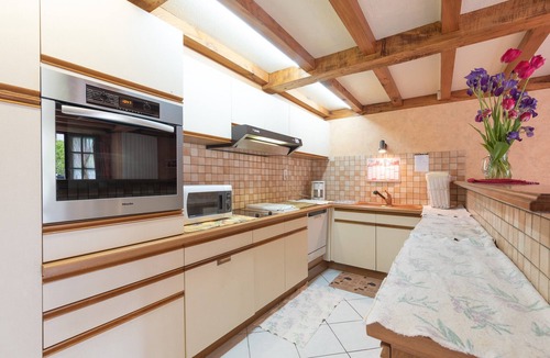 Gedre House | Holiday Home 'Cottage Au Calme' with Mountain View, Private Terrace and Garden