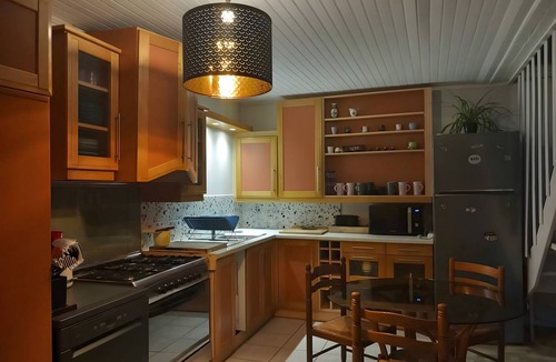Lannion House | Holiday Home 'De L'alliance' with Private Terrace and Private Garden