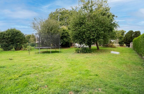 Sevignac House | Holiday Home 'De L'enclume' with Private Garden, Balcony and Wi-Fi