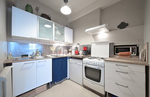 Bagneres-de-Luchon House | Holiday Home 'Maison Familiale' with Mountain View and Wi-Fi