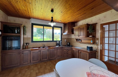 Cite House | Holiday Home 'Granit Cocoon 4p Madame Est Servie' with Private Garden and Wi-Fi