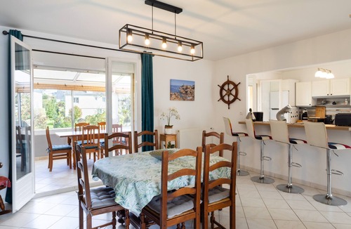 Saint-Quay-Perros House | Holiday Home 'L'escale Kénanaise' with Private Garden and Wi-Fi