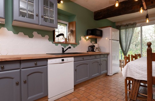 La Croix-Hellean House | Holiday Home Gîte La Colombe - Les Hortensias