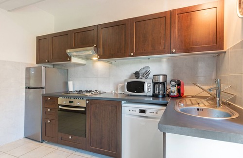 Peyraube House | Holiday Home “Galets” with Mountain View, Wi-Fi & Air Conditioning