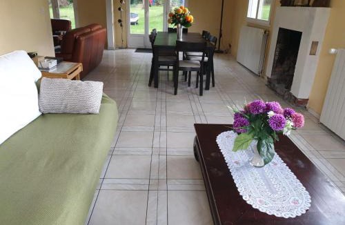 Saints House | Holiday Home Gesellige Momente in der Nähe von Disneyland Paris by Interhome