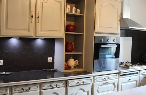 Plouegat-Moysan Villa | Holiday Home 'Gite 12 Pers À 15kms De La Plage' with Private Garden and Wi-Fi