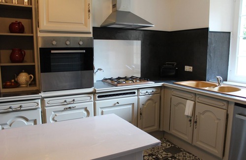 Plouegat-Moysan Villa | Holiday Home 'Gite 12 Pers À 15kms De La Plage' with Private Garden and Wi-Fi