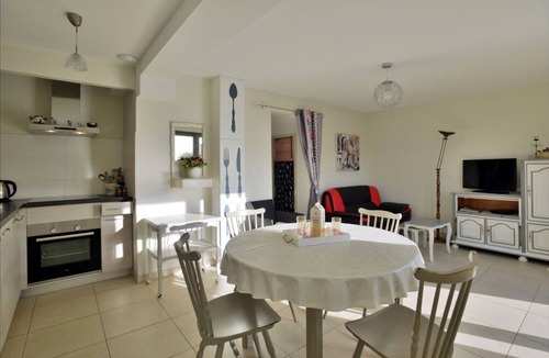 Morieux House | Holiday Home 'Gite 2 Le Logis Des Grenouilles' with Private Terrace, 3 Stars