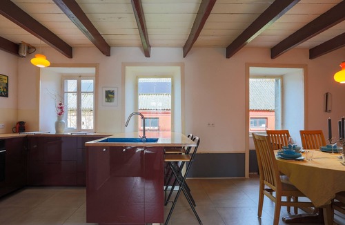 Prat House | Holiday Home 'Gite 1' with Shared Pool, Private Terrace and Wi-Fi