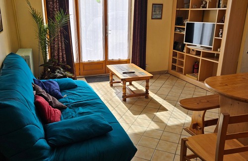 Bonlieu House | Holiday Home "Gîte 1265 in the Lake Region" with Shared Garden and Wi-Fi