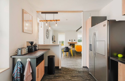 Ploubalay House | Holiday Home 'Gîte De La Tour' with Private Garden and Wi-Fi