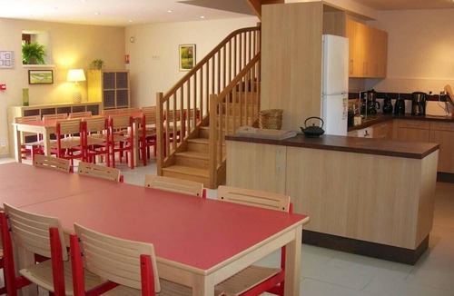 Prat House | Holiday Home 'Gite Du Moulin Du Poulloguer' with Private Terrace, Private Garden and Wi-Fi