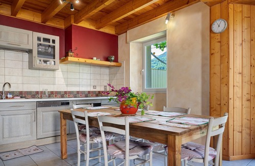 Lau-Balagnas House | Holiday Home "Gîte Chez Pascalette" with Mountain View, Private Terrace and Wi-Fi
