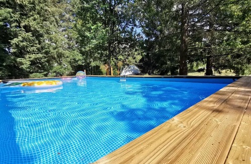 Chitenay House | Holiday Home 'Gite La Chenevelle' with Private Terrace, Private Garden and Wi-Fi