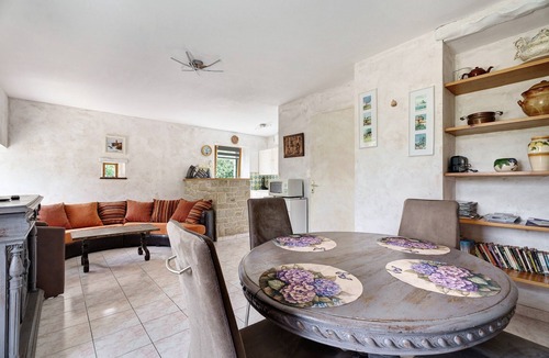 Trebedan House | Holiday Home "Gîte Les Hortensias with Pool" – Private Pool, Wi-Fi & Air Conditioning