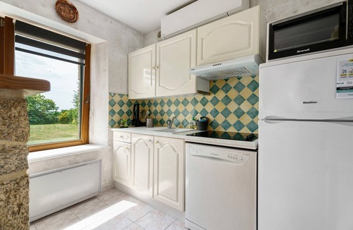 Trebedan House | Holiday Home "Gîte Les Hortensias with Pool" – Private Pool, Wi-Fi & Air Conditioning