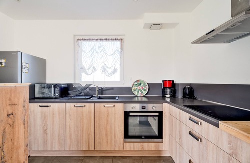 Corseul House | Holiday Home 'Gite Les Portes De Montafilan' with Private Terrace and Garden