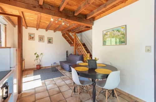 Peyrouse House | Holiday Home “Gîte Lieuj” with Mountain View, Private Terrace, and Wi-Fi
