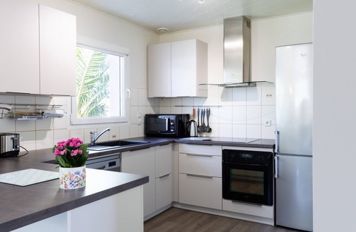 Trebeurden House | Holiday Home “Gîte Pors Mabo” with Private Terrace, Garden & Wi-Fi