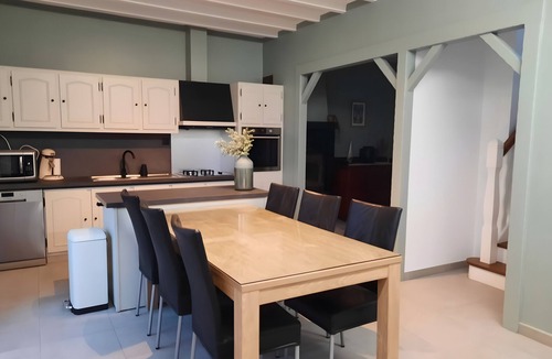 Bourseul House | Holiday Home 'Gîtes L'autre Vie - Copines 8-10' with Private Terrace, Private Garden and Wi-Fi