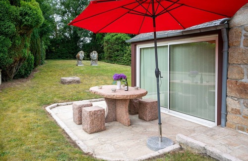 Ploulech House | Holiday Home 'Kerjézéquel 2km Beach' with Private Terrace, Private Garden and Wi-Fi