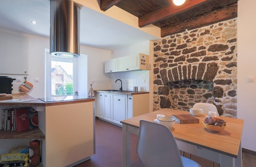 Tressignaux House | Holiday Home "Kerkohann" with Private Garden & Wi-Fi