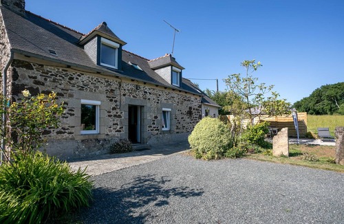 Tressignaux House | Holiday Home "Kerkohann" with Private Garden & Wi-Fi