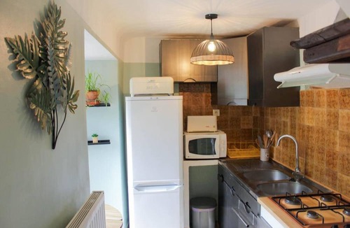 Peyroules House | Holiday Home 'La Bastide Des Moines' with Mountain View, Private Garden and Wi-Fi