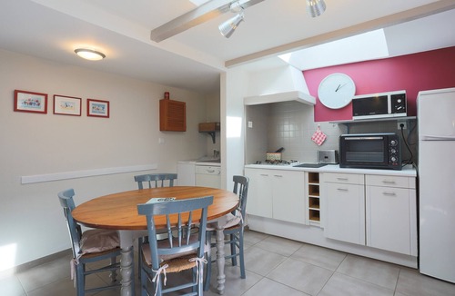Pontrieux House | Holiday Home 'La Maison De Pêcheur Chez Alice' with Private Terrace, Private Garden and Wi-Fi