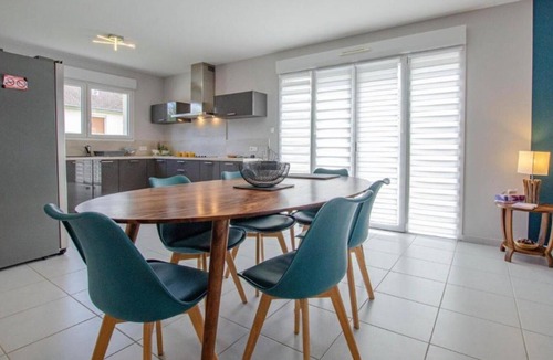 Breviandes House | Holiday Home 'Le Fairway' with Private Terrace, Garden and Wi-Fi