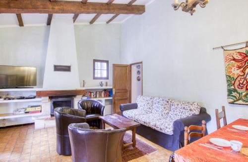 Signes House | Holiday Home Le Hameau des Launes by Interhome