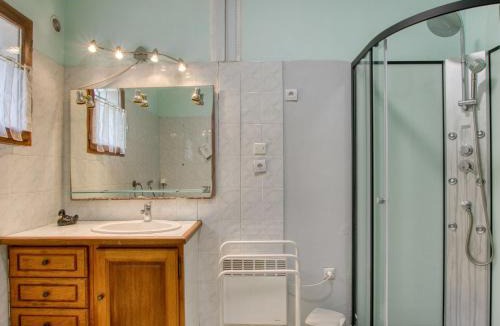 Signes House | Holiday Home Le Hameau des Launes by Interhome