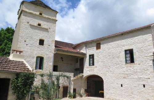 Nuzejouls House | Holiday Home Le Mas de Serre by Interhome