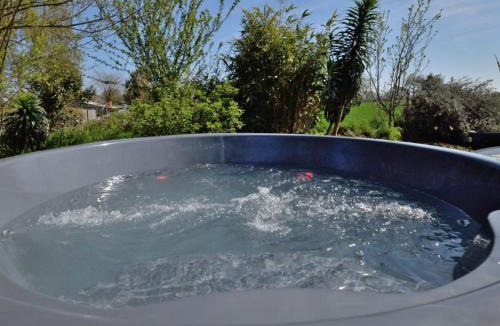 Etables-sur-Mer House | Holiday Home Les Châtaigners by Interhome