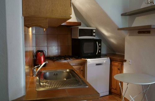 Fontareches House | Holiday Home 'Les Lavandes' with Shared Pool