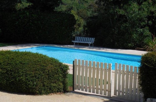 Fontareches House | Holiday Home 'Les Lavandes' with Shared Pool